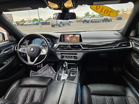 Used 2019 BMW 750i xDrive w/ Executive Package AWD/4WD image 17