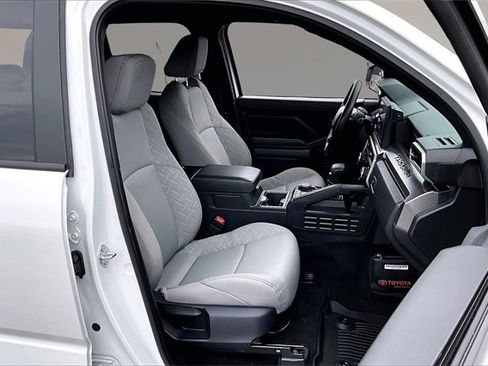 Used 2025 Toyota Tacoma SR5 image 26