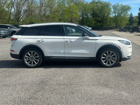 Used 2022 Lincoln Corsair AWD w/ Premium Package image 8