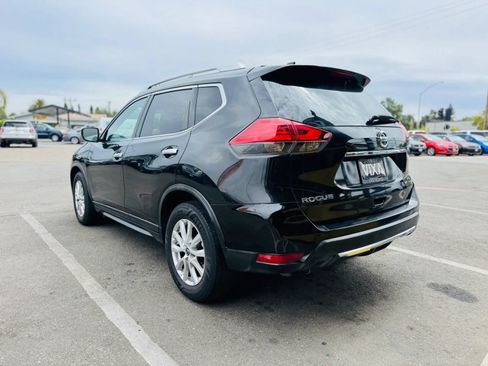 Used 2017 Nissan Rogue SV FWD image 7