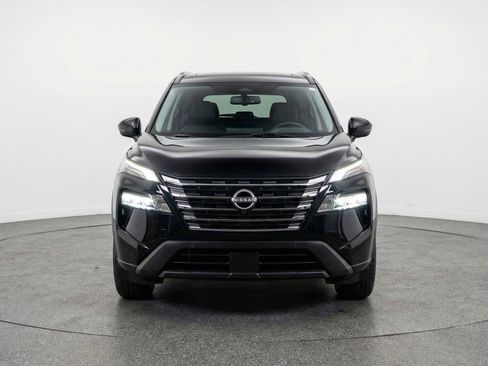 Used 2025 Nissan Rogue SV FWD image 2