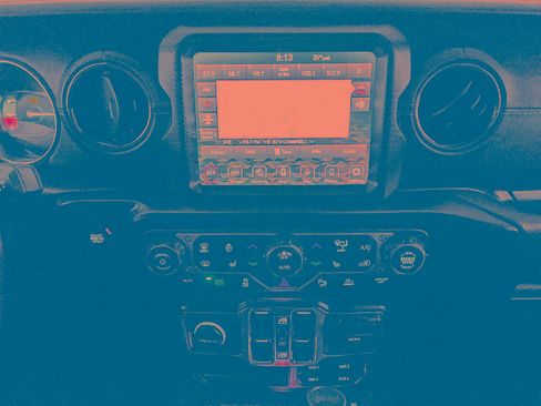 Used 2023 Jeep Wrangler Sahara 4xe image 9