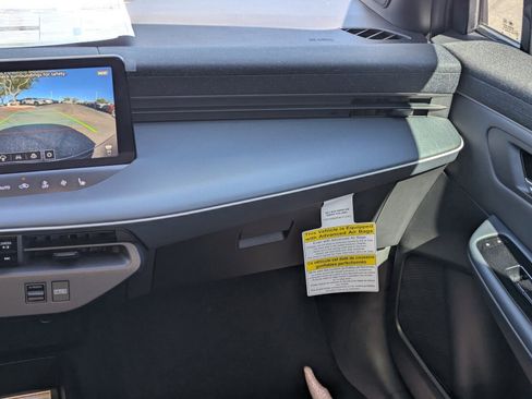 New 2026 Nissan Leaf Platinum+ w/ Cargo Package (Platinum+) image 25