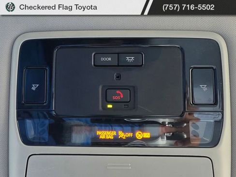 Used 2024 Toyota Grand Highlander AWD image 9