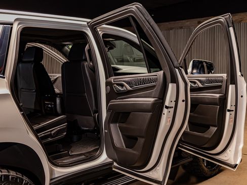 Used 2023 GMC Yukon Denali image 31