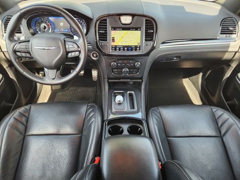 Used 2023 Chrysler 300 C RWD image 9