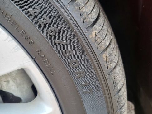 Used 2020 Ford Fusion Energi Titanium FWD image 16