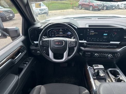 Used 2024 GMC Sierra 1500 Elevation w/ Preferred Package AWD/4WD image 12