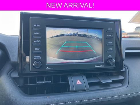 Used 2022 Toyota RAV4 LE image 30