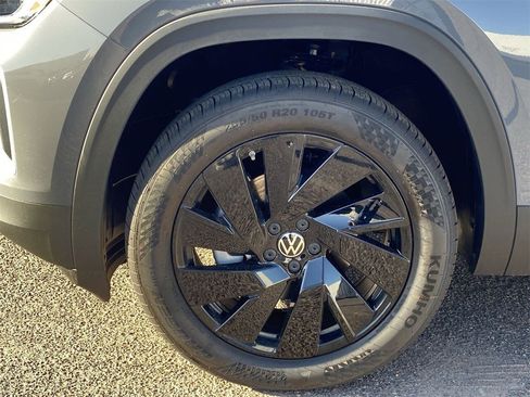 New 2026 Volkswagen Atlas SE image 6