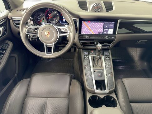 Certified 2020 Porsche Macan image 27