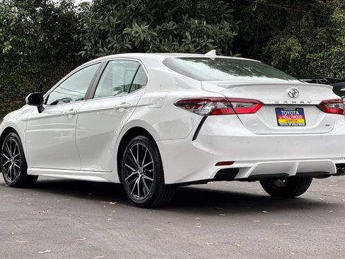 Used 2023 Toyota Camry SE FWD image 6