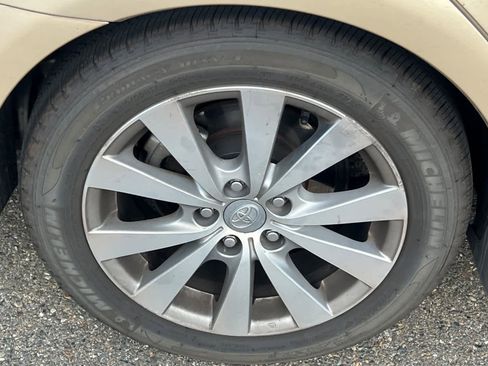 Used 2011 Toyota Avalon Limited FWD image 17