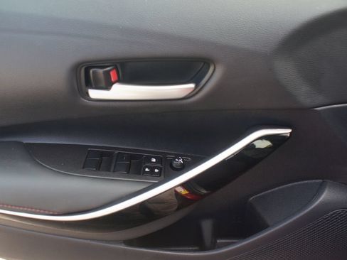 Used 2025 Toyota Corolla XSE FWD image 29