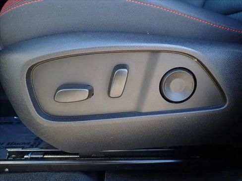 Used 2025 Chevrolet Equinox RS AWD/4WD image 12