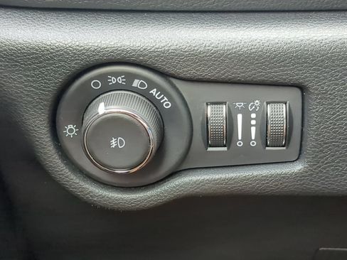 Used 2025 Chrysler Pacifica Limited FWD image 66