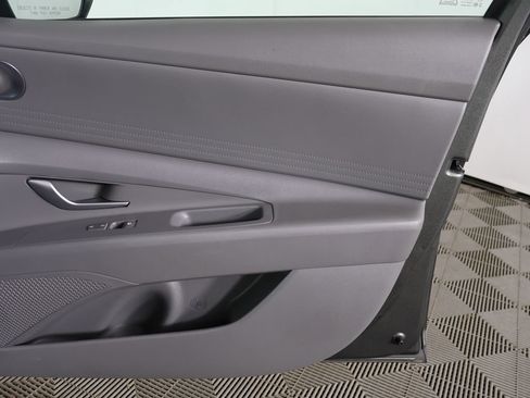 Used 2024 Hyundai Elantra SE FWD image 20