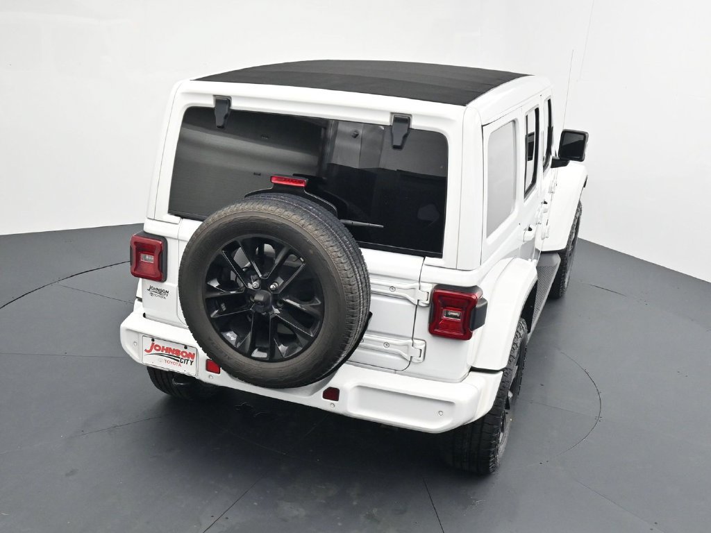 Used 2022 Jeep Wrangler Unlimited Sahara AWD/4WD image 28