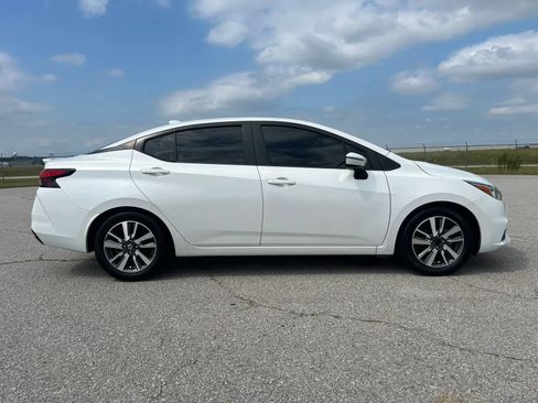 Used 2020 Nissan Versa SV w/ Electronics Package FWD image 8