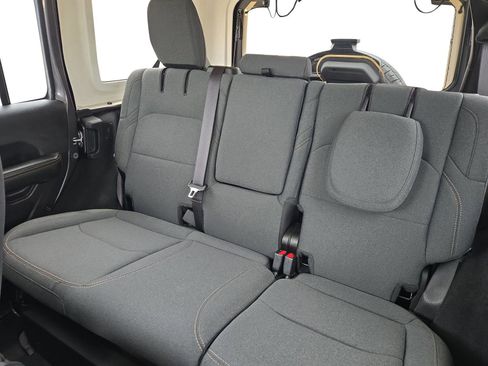 Used 2025 Jeep Wrangler Unlimited Sahara w/ Safety Group AWD/4WD image 23
