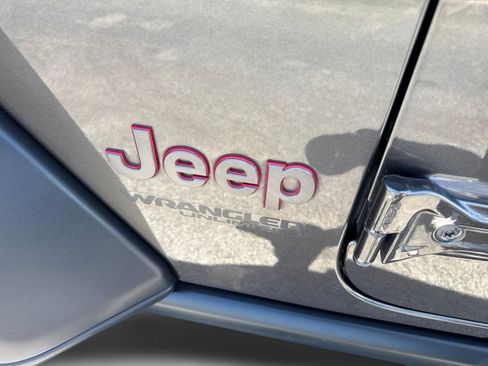 Used 2019 Jeep Wrangler Unlimited Rubicon AWD/4WD image 39