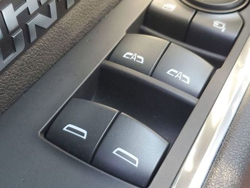 Certified 2025 Chevrolet Silverado 1500 High Country image 34