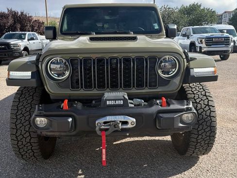 Used 2025 Jeep Gladiator Mojave AWD/4WD image 8