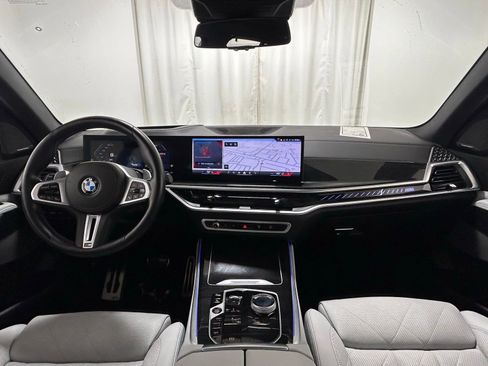 Used 2025 BMW X5 M60i image 8