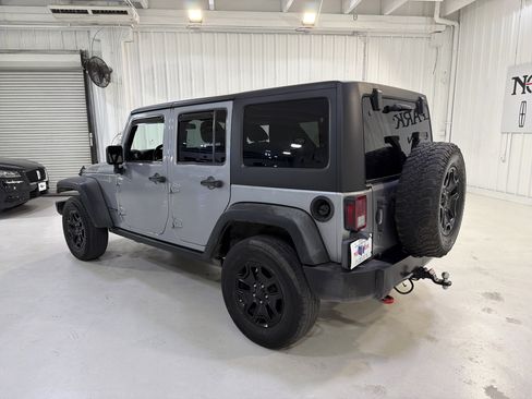 Used 2018 Jeep Wrangler Unlimited Sport image 3