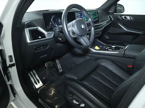 Certified 2024 BMW X7 xDrive40i w/ M Sport Package image 19