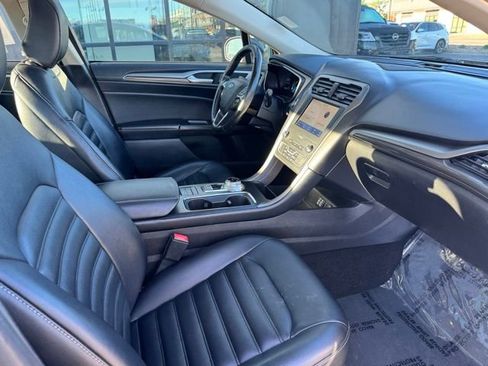 Used 2020 Ford Fusion SEL image 22