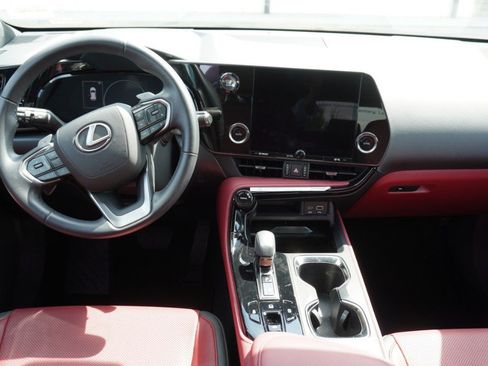 Certified 2025 Lexus NX 250 FWD w/ Accessory Package (Z1) image 13