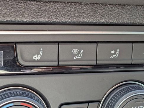 Used 2019 Volkswagen Atlas SE w/ Panoramic Sunroof Package image 23