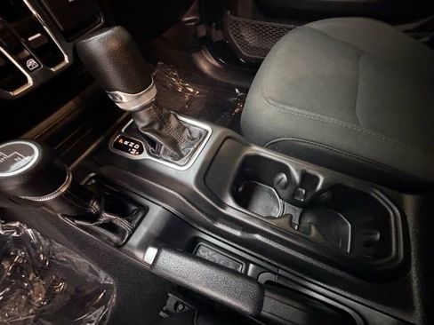 Used 2022 Jeep Gladiator Sport AWD/4WD image 19