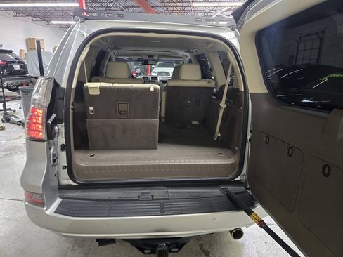 Used 2017 Lexus GX 460 Premium AWD/4WD image 23