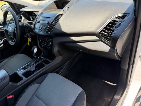 Used 2018 Ford Escape SE FWD image 11