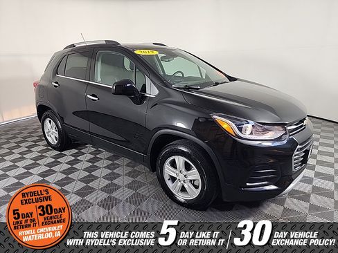 Used 2019 Chevrolet Trax LT w/ LT Convenience Package image 1
