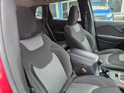 Used 2014 Jeep Cherokee Latitude image 12