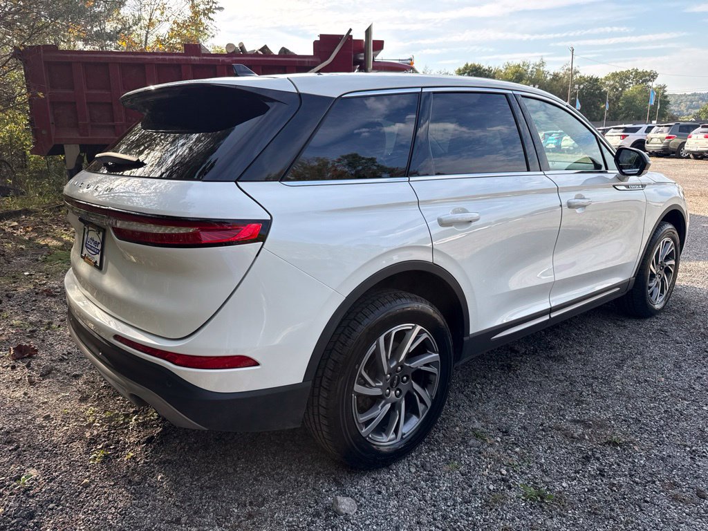 Used 2025 Lincoln Corsair AWD w/ Equipment Group 101A image 8