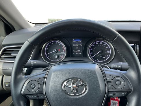 Used 2022 Toyota Camry SE w/ Carpet Mat Package (TMS) image 12