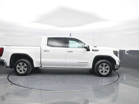 Used 2024 GMC Sierra 1500 SLT AWD/4WD image 9