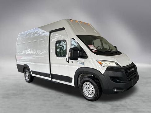 Used 2024 RAM ProMaster 3500 w/ Delivery Van Package FWD image 2