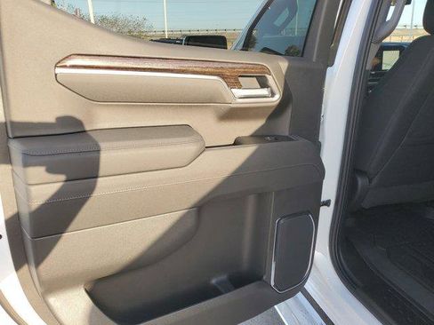 New 2026 GMC Sierra 1500 SLE image 14