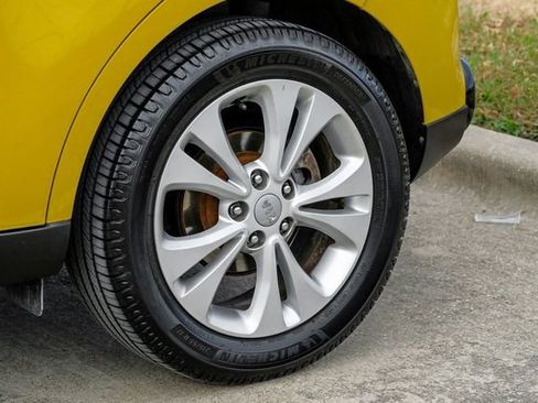 Used 2016 Kia Soul + image 57