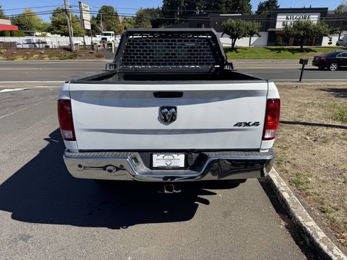 Used 2018 RAM 2500 Tradesman w/ Chrome Appearance Group image 10