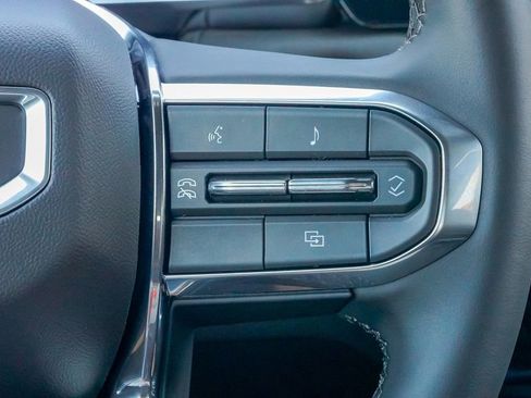 Used 2025 GMC Canyon Elevation image 34