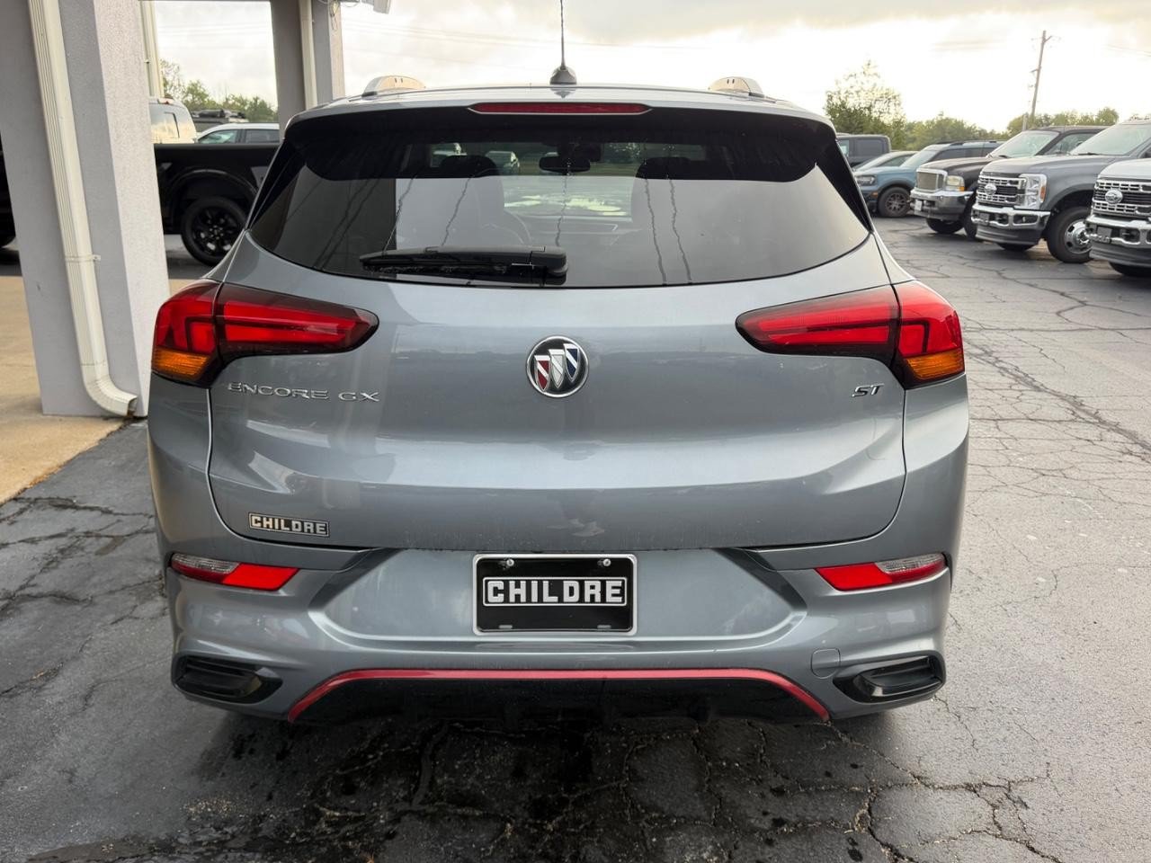 Used 2022 Buick Encore GX Select w/ Sport Touring Package FWD image 4