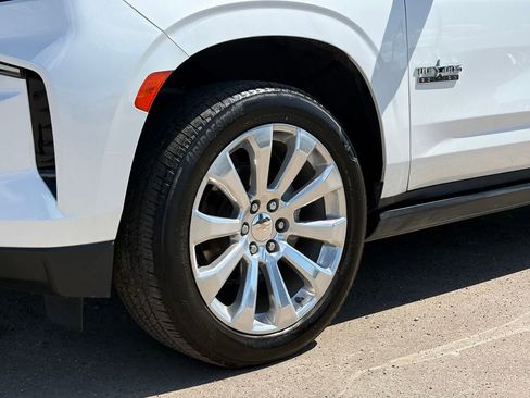 Used 2024 Chevrolet Tahoe Premier w/ Premium Package RWD image 9