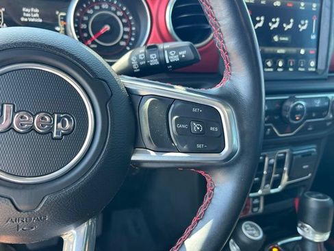 Used 2022 Jeep Wrangler Unlimited Rubicon w/ Cold Weather Group AWD/4WD image 22
