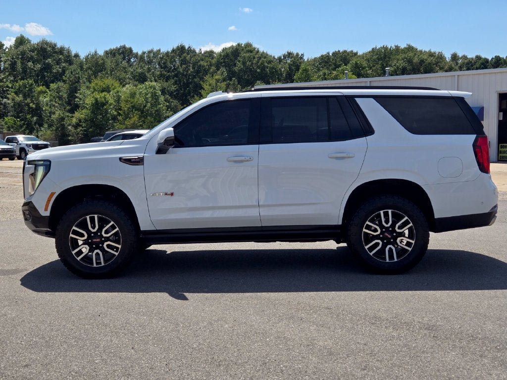 Used 2025 GMC Yukon AT4 Ultimate w/ LPO, AT4 Appearance Package AWD/4WD image 2